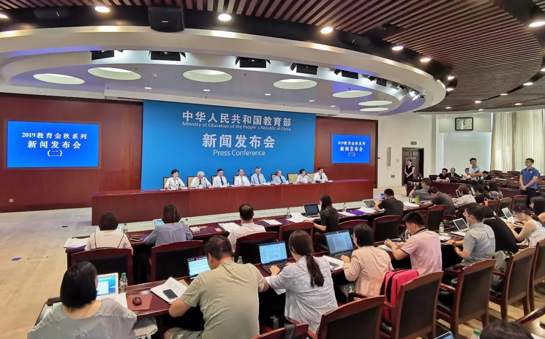 重磅！普通高中思想政治、語文、歷史統(tǒng)編教材將投入使用！有這些新變化~