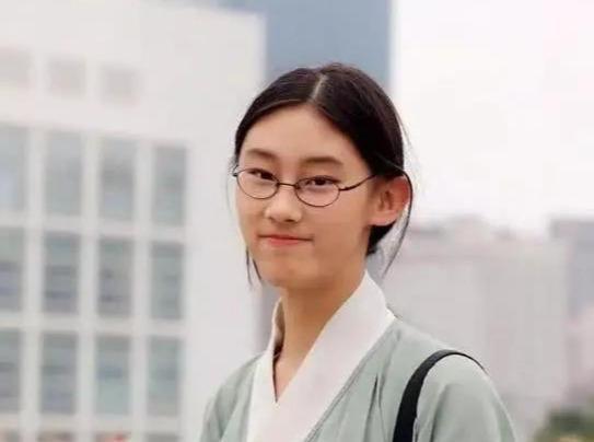 清華才女隨筆《我的軍訓(xùn)初體驗(yàn)》——孩子的作文就該這樣寫(xiě)