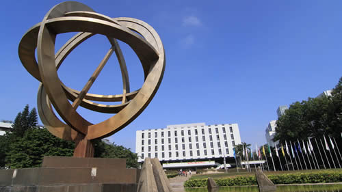 這所大學(xué)不是985、211，校友總財(cái)富僅次于清華北大，位居全國(guó)第三