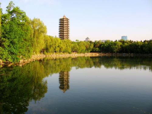 北大一教師被舉報(bào)與多人發(fā)生不正當(dāng)關(guān)系，校方通報(bào)：撤銷教師資格！解聘！| 特別關(guān)注