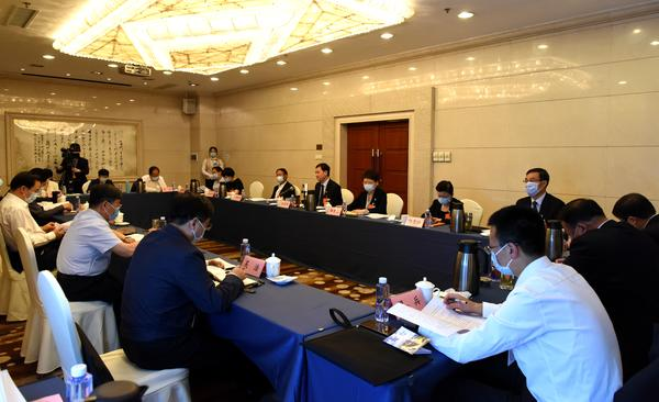 全了！31地2025政府工作報告教育要點速覽